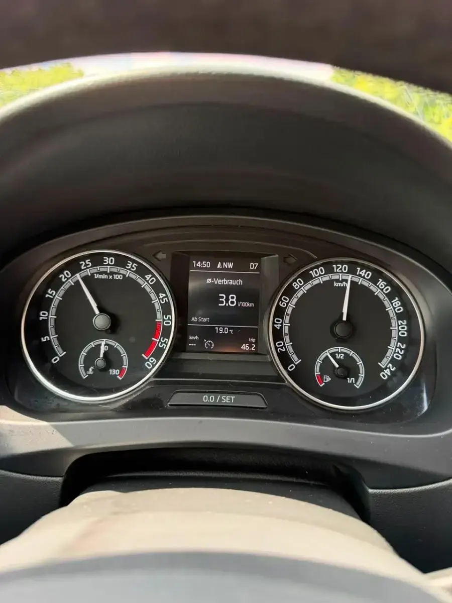 Gebraucht Skoda Rapid 90 PS (66 kW) 2017 Grau Kleinwagen