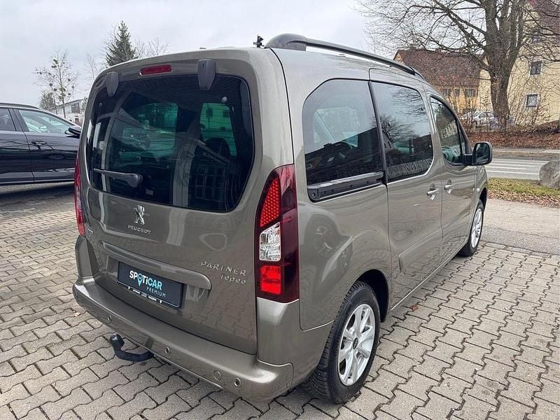 Gebraucht Peugeot Partner Tepee Allure 110 PS (80 kW) 2016 Grau Van / Kleinbus