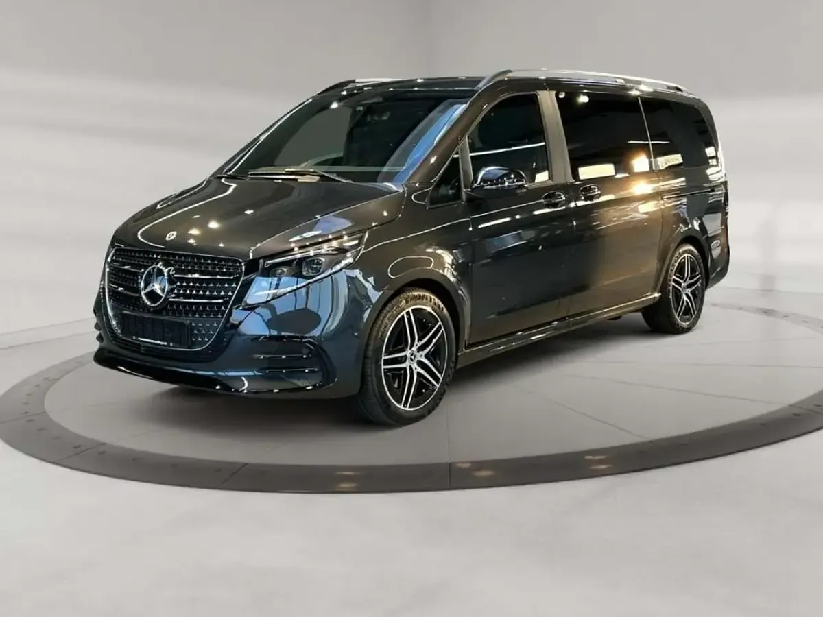 Gebraucht Mercedes V250 AMG 190 PS (139 kW) 2025 Grau Van / Kleinbus