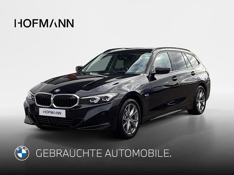 Schwarz Gebraucht 2022 BMW 330e Sport Line Kombi | 30.903 € (Fairer Preis) - Bild 1/3
