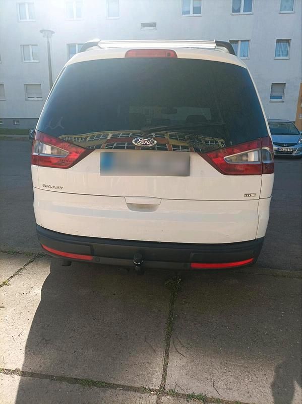 Second-hand Ford Galaxy 150 CP (110 kW) 2007 Alb Monovolum