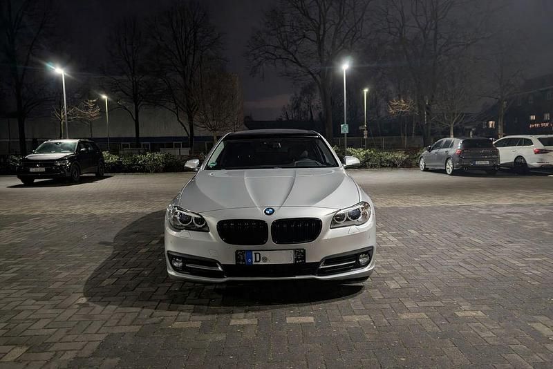 Gebraucht BMW 520 Performance 190 PS (139 kW) 2014 Silber Limousine