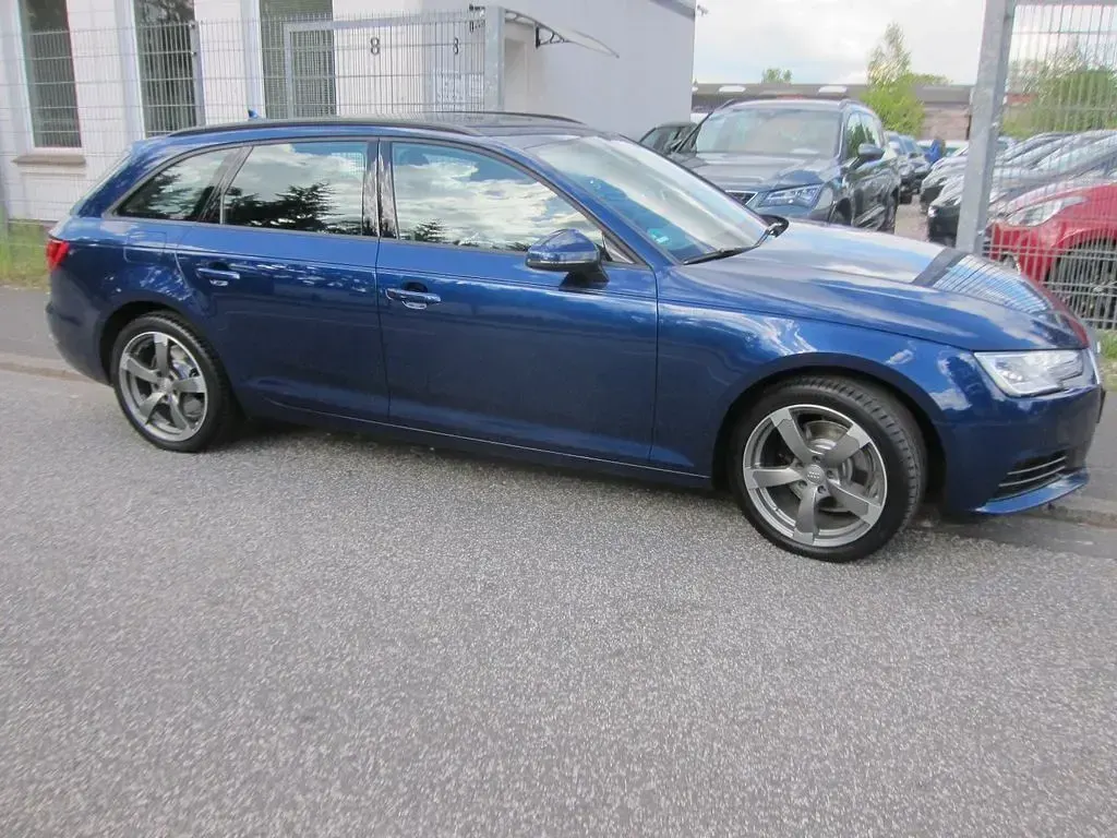 Używany Audi A4 Sport 150 KM (110 kW) 2017 Niebieski Kombi