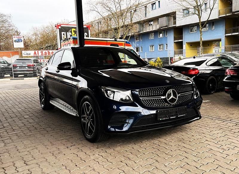 Gebraucht Mercedes GLC250 AMG 204 PS (150 kW) 2019 Blau Limousine