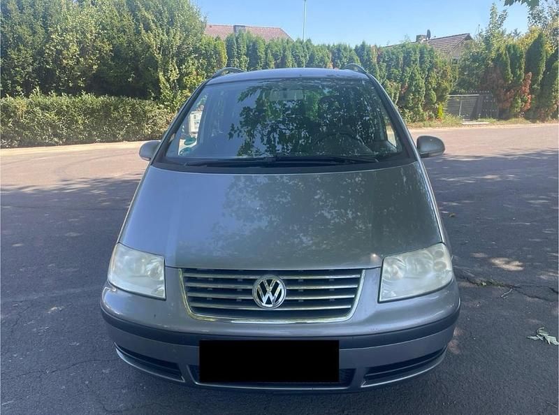 Silber Gebraucht 2004 VW Sharan Family Van / Kleinbus | 999 € (Superpreis) - Bild 1/4