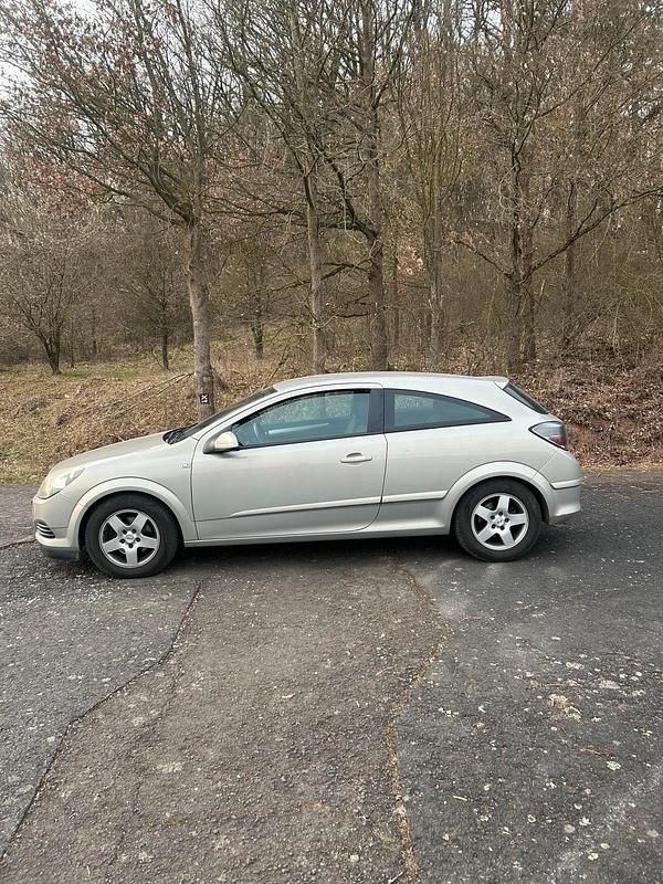 Gebraucht Opel Astra GTC 90 PS (66 kW) 2008 Grau Kleinwagen