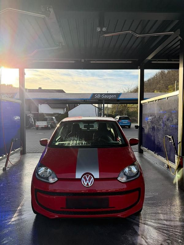 Usado VW up! 60 CV (44 kW) 2012 Rojo Utilitario