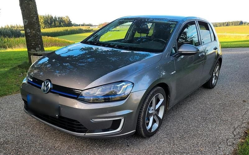 Grau Gebraucht 2014 VW e-Golf Kleinwagen | 8.900 € (Fairer Preis) - Bild 1/4