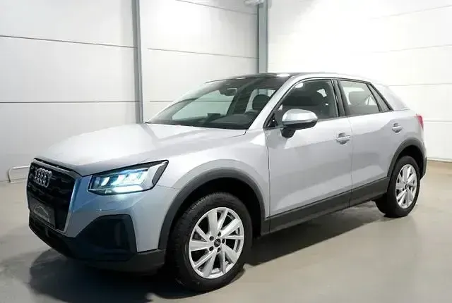 Gebraucht Audi Q2 Sport 116 PS (85 kW) 2024 Silber SUV