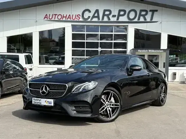 Gebraucht Mercedes 300 AMG 245 PS (180 kW) 2019 Schwarz Coupé