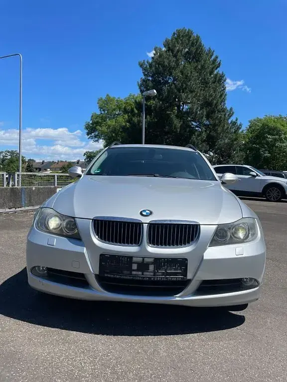 Gebraucht BMW 325 219 PS (161 kW) 2005 Silber Kombi