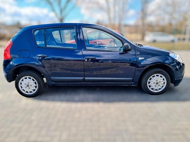 Gebraucht Dacia Sandero 75 PS (55 kW) 2012 Blau Limousine