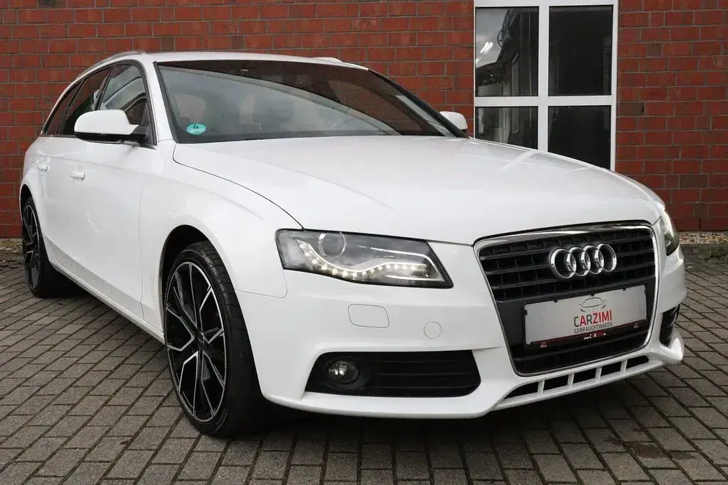 Używany Audi A4 Ambiente 143 KM (105 kW) 2011 Biały Kombi