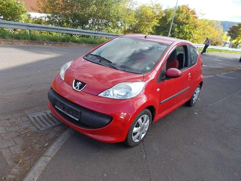 Rot Gebraucht 2008 Peugeot 107 Filou Kleinwagen | 650 € (Superpreis) - Bild 1/4