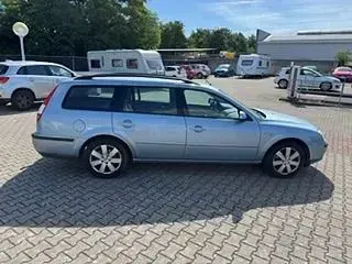 Gebraucht Ford Mondeo 125 PS (91 kW) 2003 Blau Limousine