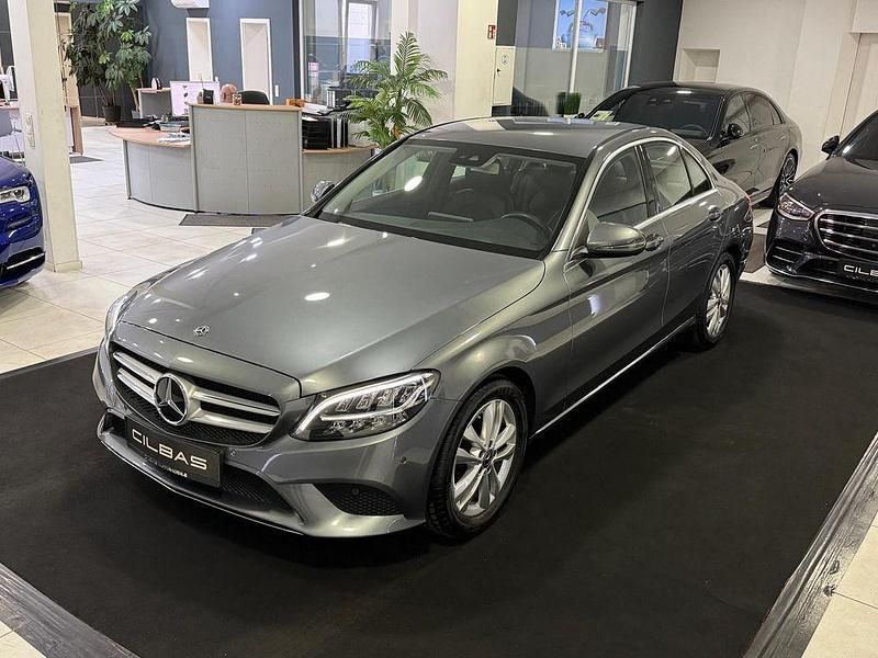 Grau Gebraucht 2019 Mercedes C180 Avantgarde Limousine | 21.900 € (Guter Preis) - Bild 1/4