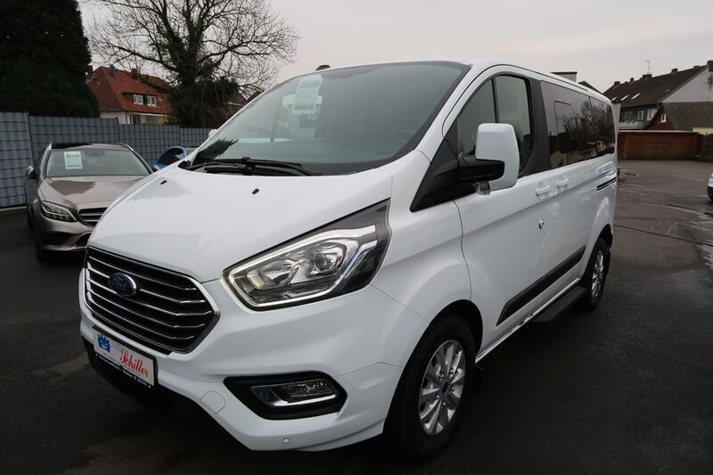 Weiß Gebraucht 2022 Ford Tourneo Custom Van / Kleinbus | 34.700 € - Bild 1/4