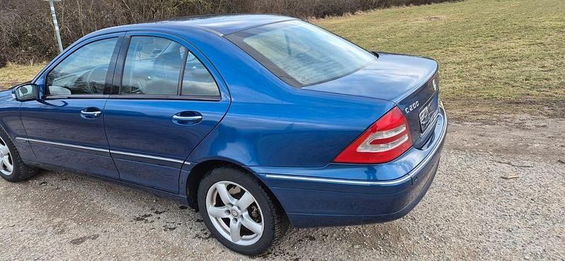 Gebraucht Mercedes C180 Elegance 143 PS (105 kW) 2004 Blau Limousine