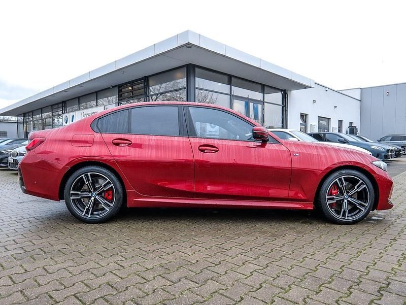 Gebraucht BMW 330 Performance 286 PS (210 kW) 2025 Fire red Limousine