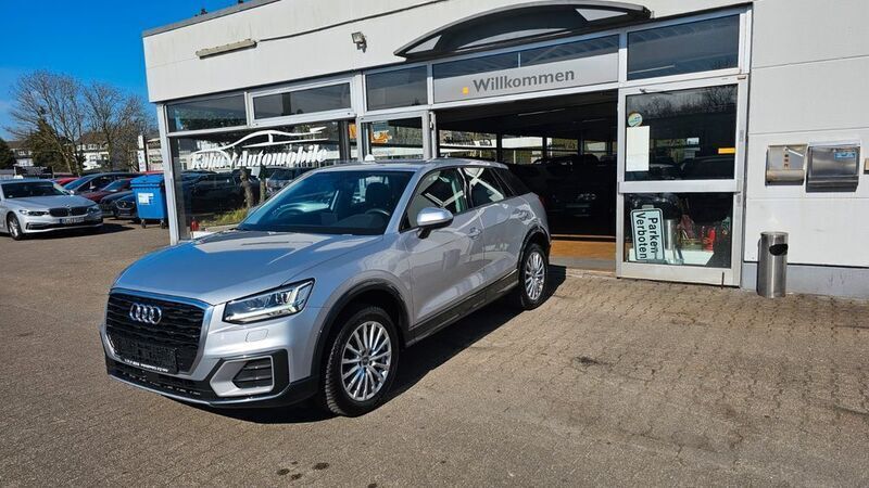 Silber Gebraucht 2018 Audi Q2 Design SUV | 17.990 € (Guter Preis) - Bild 1/4