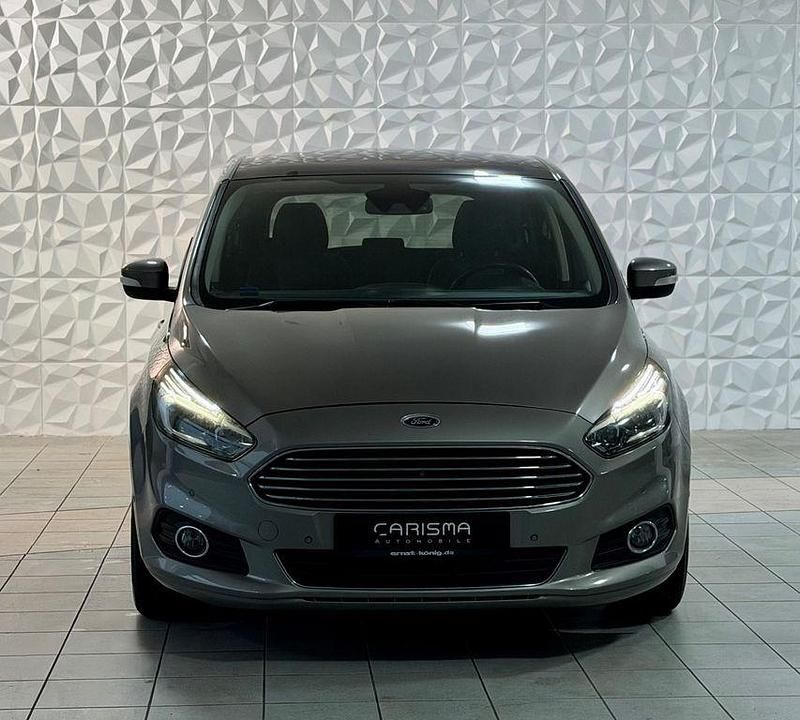 Gebraucht Ford S-MAX Titanium 179 PS (131 kW) 2015 Grau Van / Kleinbus