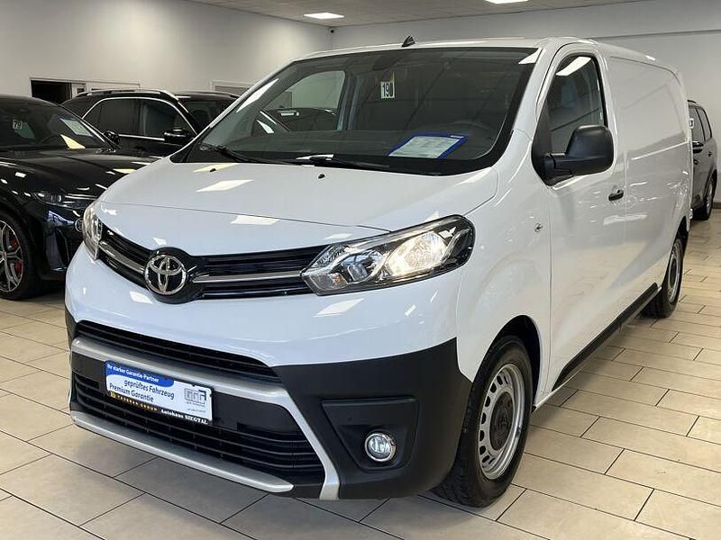 Gebraucht Toyota Proace Verso 120 PS (88 kW) 2023 Weiß Kombi