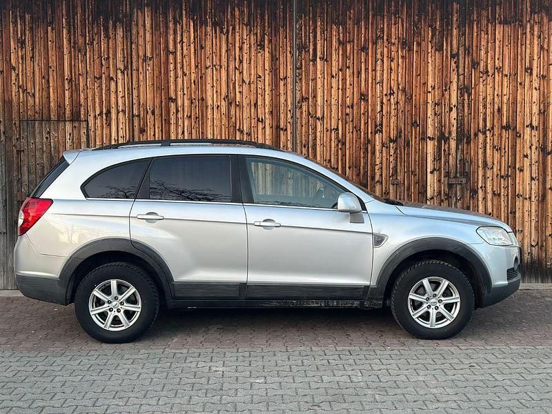Gebraucht Chevrolet Captiva LS 150 PS (110 kW) 2011 Grau SUV