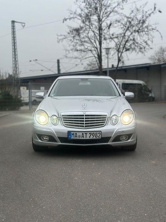 Gebraucht Mercedes E350 Elegance 292 PS (214 kW) 2007 Silber Limousine
