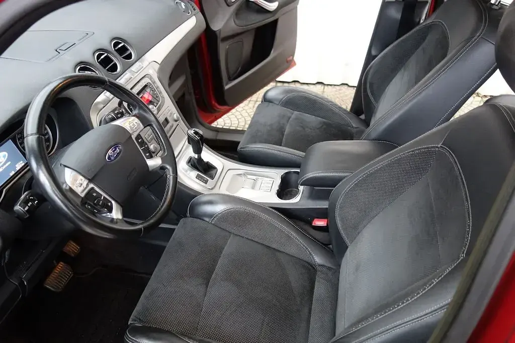 Gebraucht Ford S-MAX Titanium 131 PS (96 kW) 2007 Rot Van / Kleinbus
