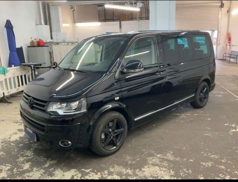 Schwarz Gebraucht 2014 VW Multivan Cup Van | 22.790 € (Superpreis) - Bild 1/4