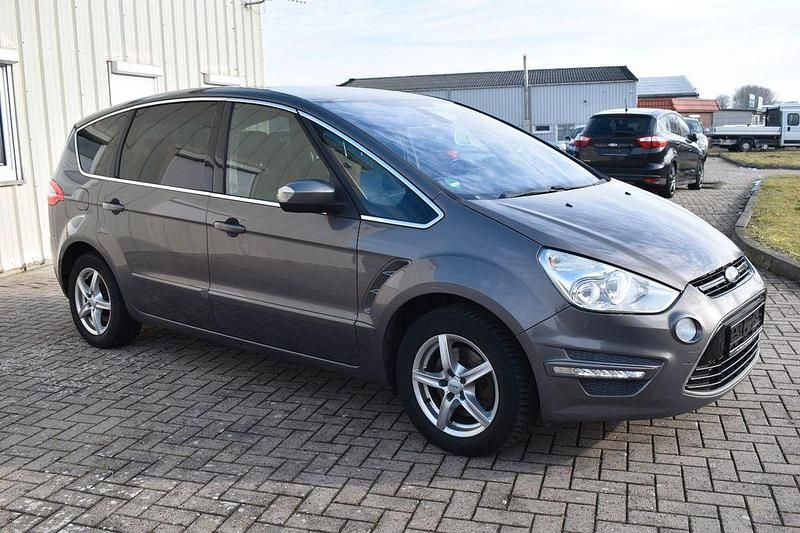 Gebraucht Ford S-MAX Titanium 200 PS (147 kW) 2011 Braun Van / Kleinbus