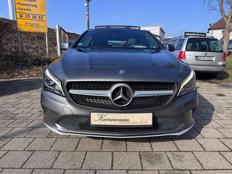 Gebraucht Mercedes CLA220 177 PS (130 kW) 2016 Mountaingrau  met. Limousine