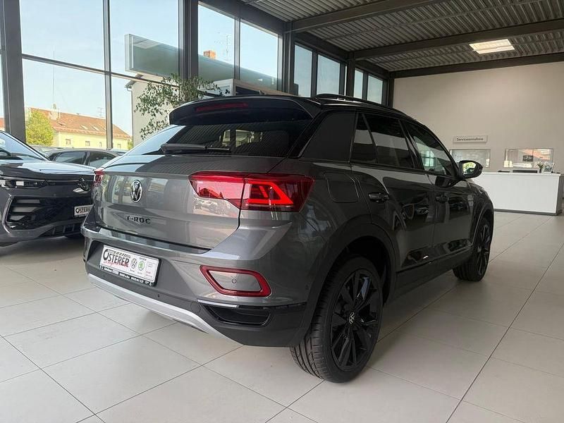 Neu VW T-Roc Pro 150 PS (110 kW) 2025 Grau SUV