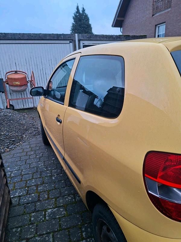 Gebraucht VW Polo 55 PS (40 kW) 2005 Gelb Kleinwagen