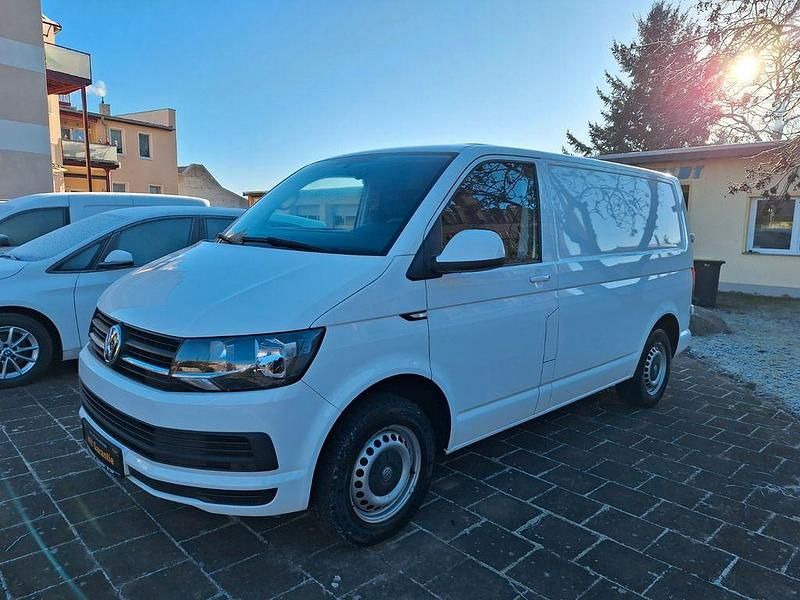 Weiß Gebraucht 2017 VW Transporter Van | 18.490 € (Fairer Preis) - Bild 1/4