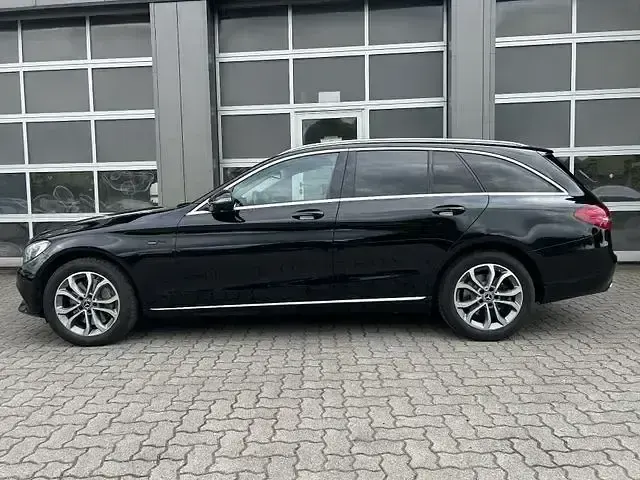 Gebraucht Mercedes C400 333 PS (244 kW) 2017 Schwarz  unilack Kombi