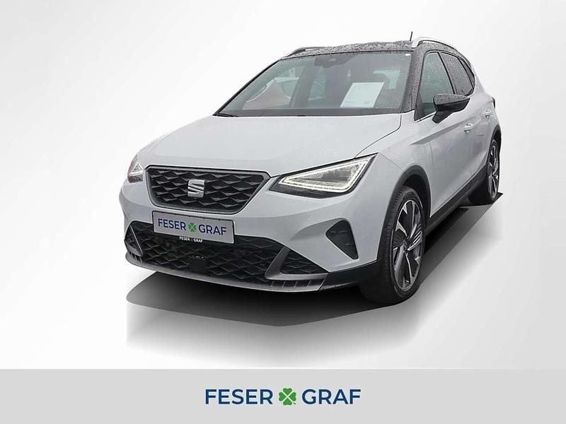 Nevada weiß metallic Gebraucht 2024 Seat Arona FR SUV | 22.950 € (Fairer Preis) - Bild 1/4