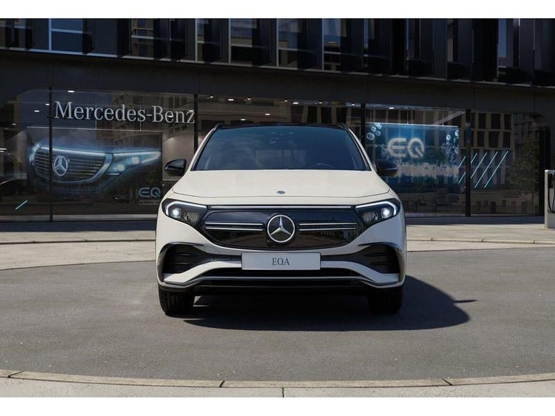 Gebraucht Mercedes EQA250+ AMG 139 kW (190 PS) 2022 Weiß SUV