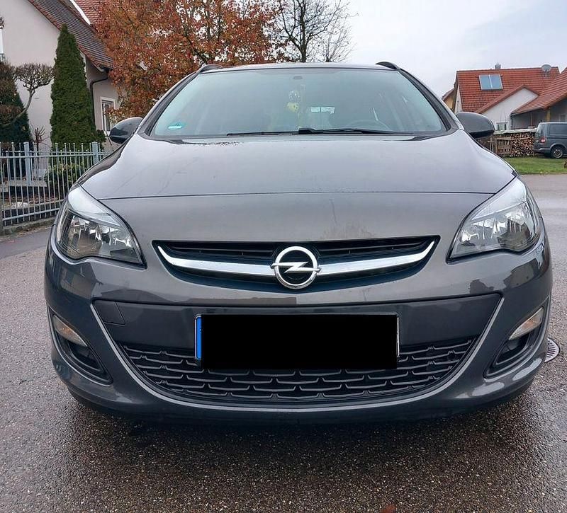 Grau Gebraucht 2014 Opel Astra Eco Kombi | 6.800 € (Etwas zu teuer) - Bild 1/4