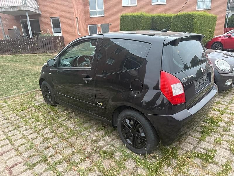 Schwarz Gebraucht 2005 Citroën C2 Kleinwagen | 1.360 € (Fairer Preis) - Bild 1/2