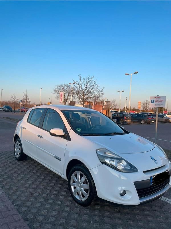 Gebraucht Renault Clio II 75 PS (55 kW) 2011 Weiß Limousine
