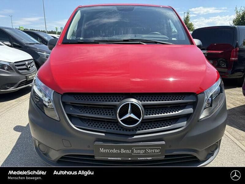 Gebraucht Mercedes e-Vito 85 kW (116 PS) 2021 Rot Van / Kleinbus