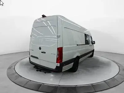 Gebraucht Mercedes Sprinter 170 PS (125 kW) 2025 Weiß Van