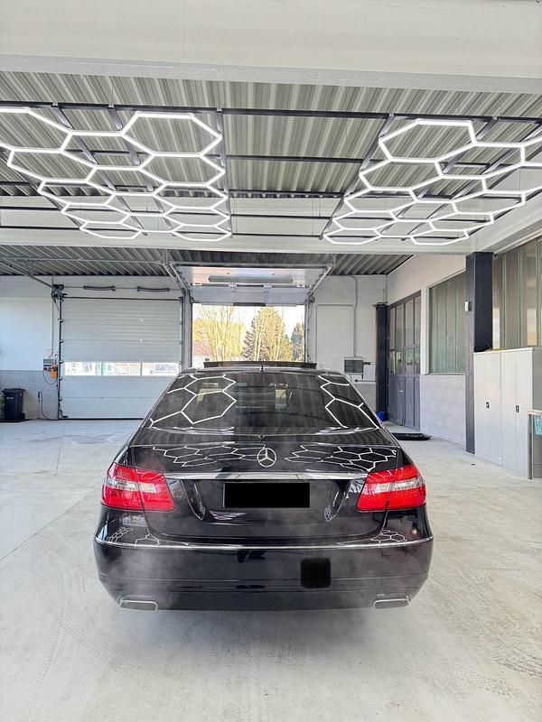 Gebraucht Mercedes E500 387 PS (284 kW) 2010 Schwarz Limousine