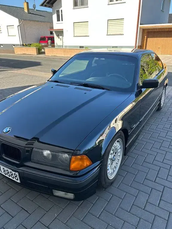 Gebraucht BMW 320 Performance 150 PS (110 kW) 1995 Schwarz Coupé