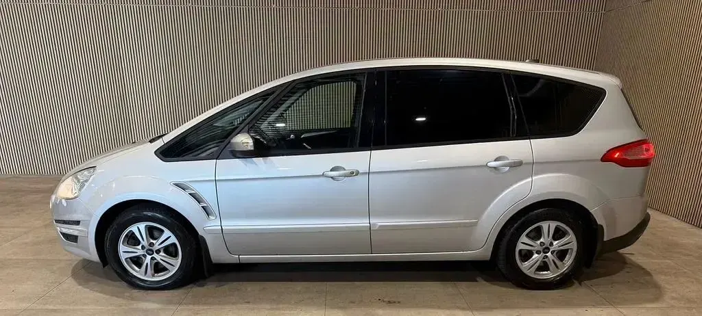 Gebraucht Ford S-MAX S 163 PS (119 kW) 2014 Silber Van / Kleinbus