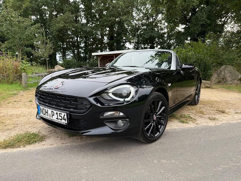 Schwarz Gebraucht 2018 Fiat 124 Spider Lusso Cabrio | 18.200 € (Fairer Preis) - Bild 1/4