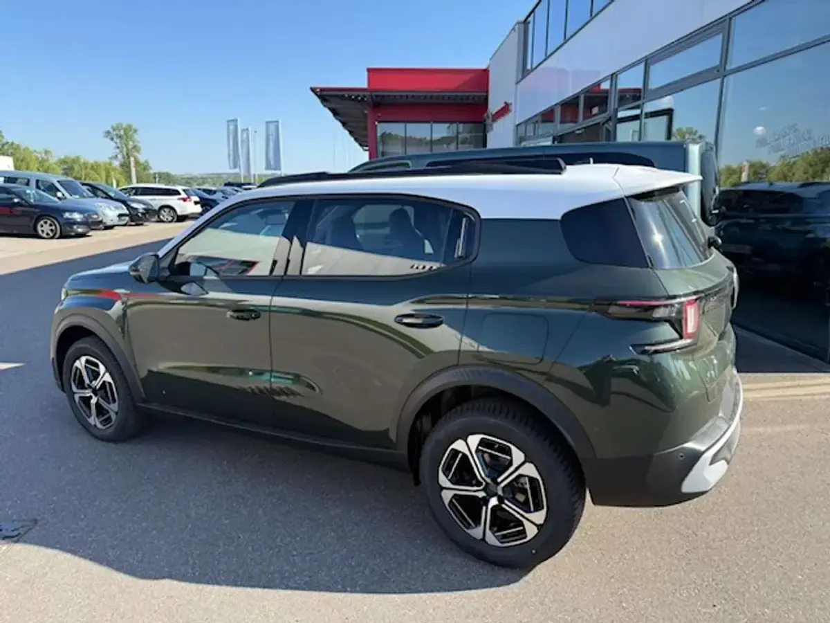 Neu Citroën C3 Aircross 145 PS (106 kW) 2026 Montana grün SUV