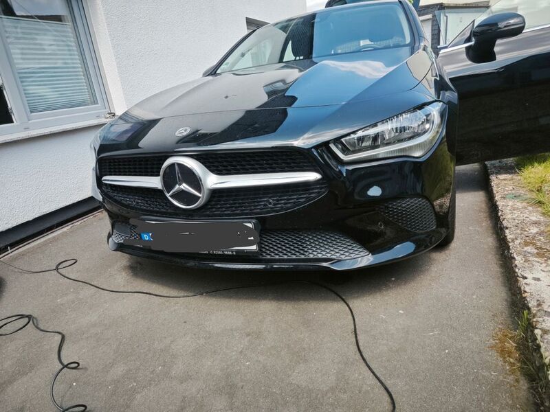 Schwarz Gebraucht 2022 Mercedes CLA180 Shooting Brake Kombi | 22.200 € (Superpreis) - Bild 1/4
