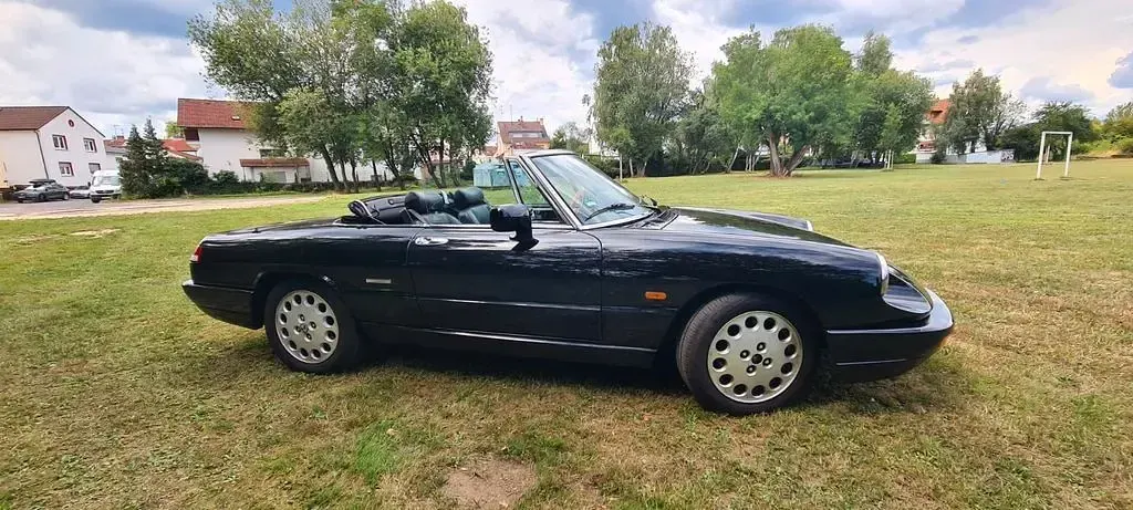 Gebraucht Alfa Romeo Spider 120 PS (88 kW) 1992 Schwarz Cabrio
